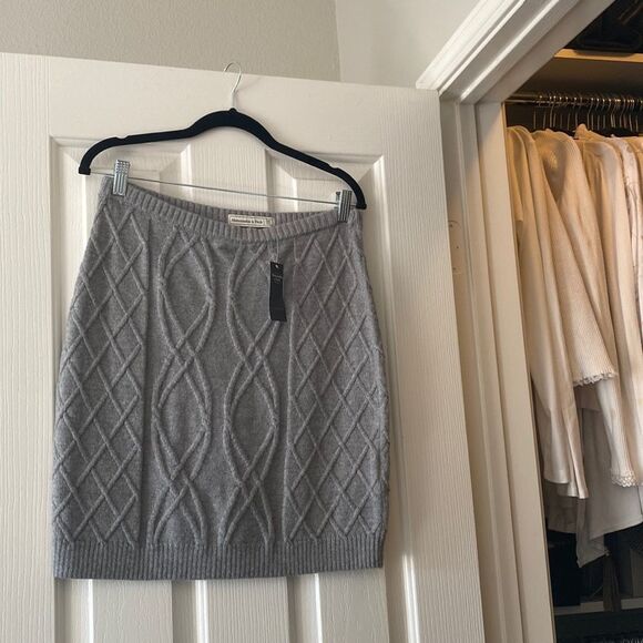 Grey sweater skirt 🤍 - Picture 1 of 6